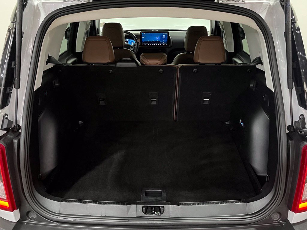 Certified 2025 Ford Bronco Sport Outer Banks w/ Outer Banks Tech Package+ AWD/4WD image 14