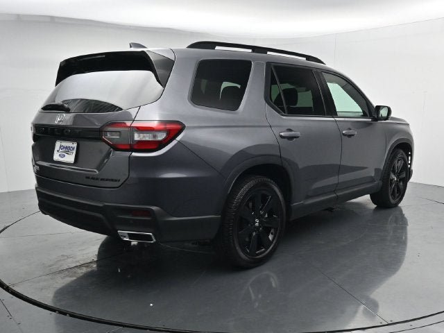 Used 2025 Honda Pilot Black Edition image 9