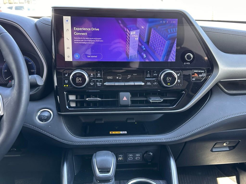 Used 2024 Toyota Highlander Limited AWD/4WD image 35