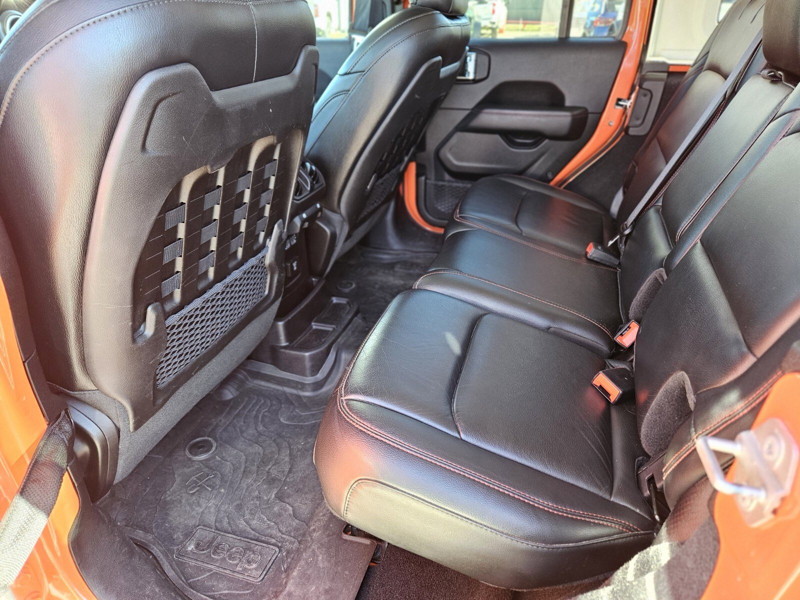 Used 2018 Jeep Wrangler Unlimited Rubicon image 16