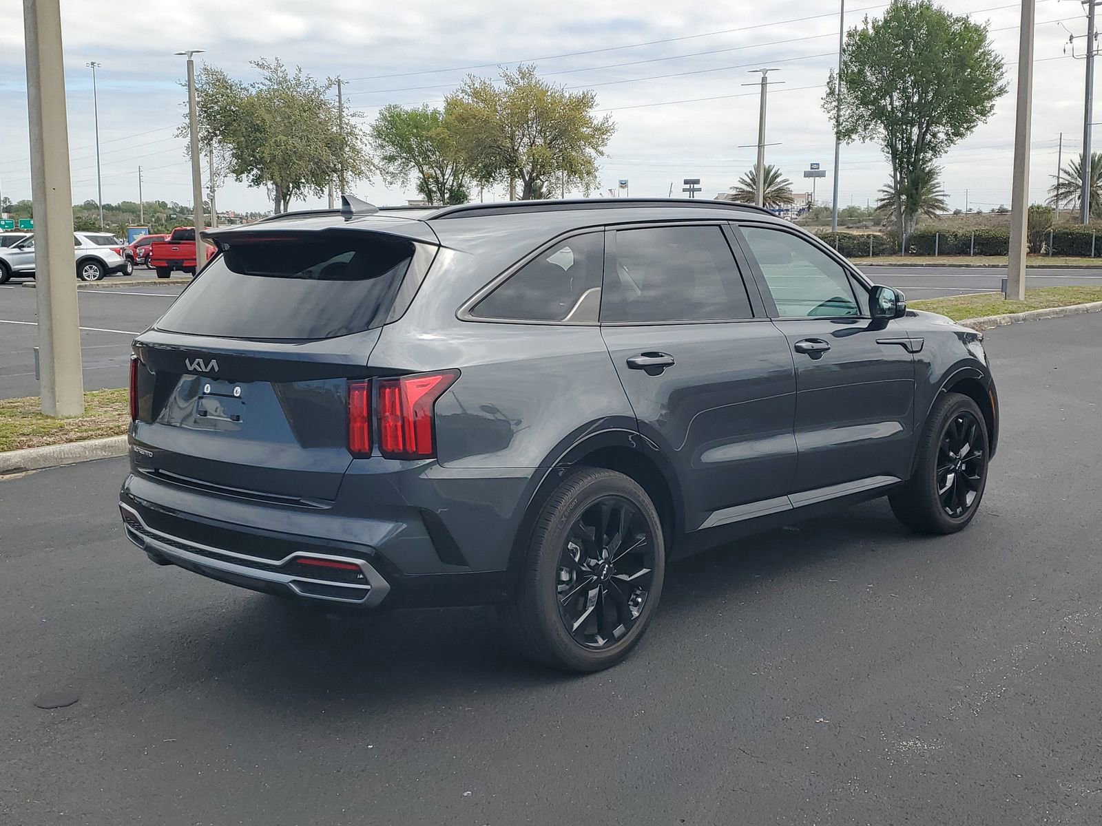Used 2023 Kia Sorento SX image 3