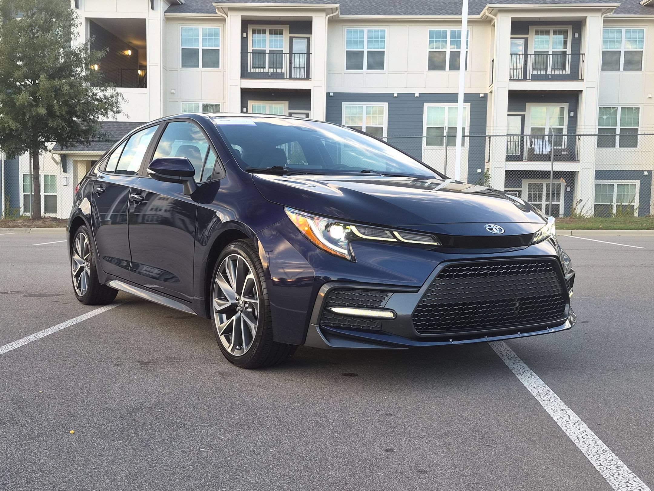 Used 2021 Toyota Corolla XSE FWD image 1