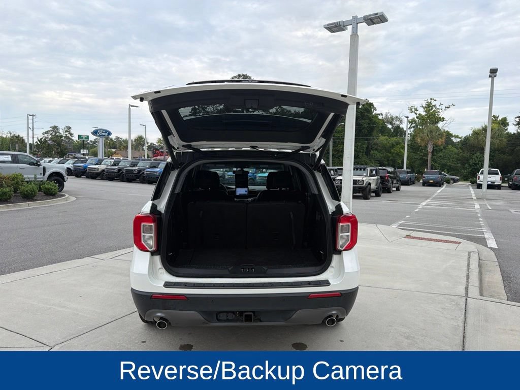Certified 2023 Ford Explorer XLT w/ Equipment Group 202A RWD image 8