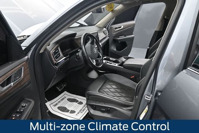 Used 2024 Volkswagen Atlas SEL Premium R-Line AWD/4WD image 16