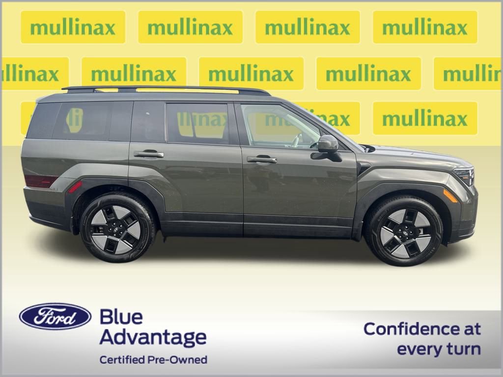 Used 2024 Hyundai Santa Fe SEL image 2