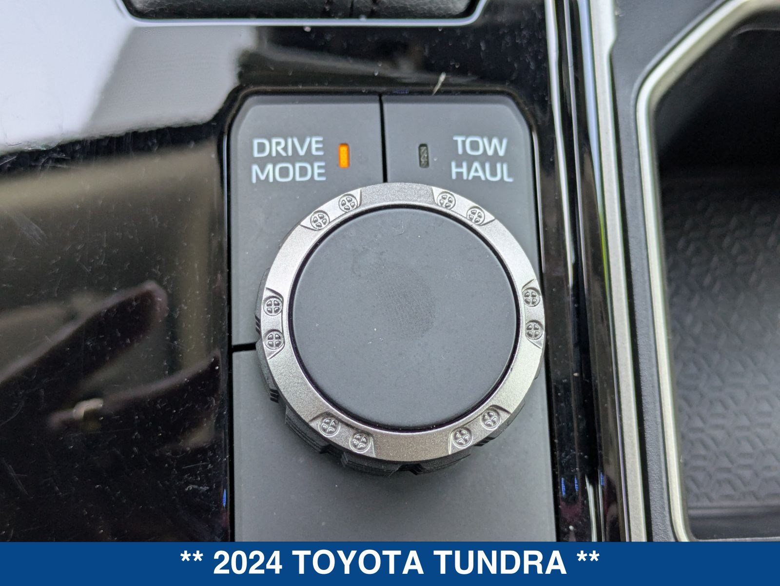 Used 2024 Toyota Tundra SR5 w/ SR5 Convenience Package RWD image 32