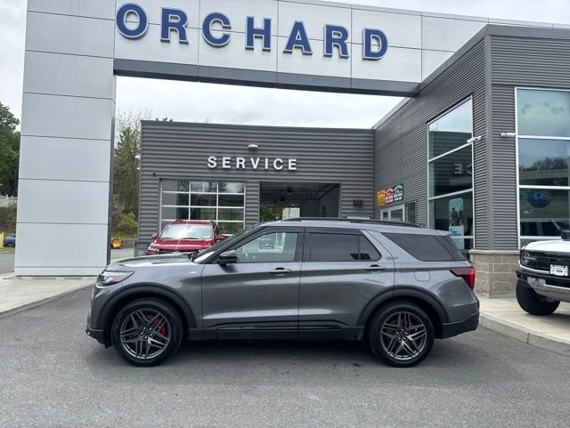 Certified 2025 Ford Explorer ST-Line w/ Premium Package AWD/4WD image 2