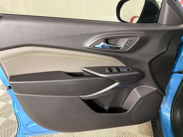 Used 2025 Chevrolet Trax ACTIV w/ Sunroof Package FWD image 20