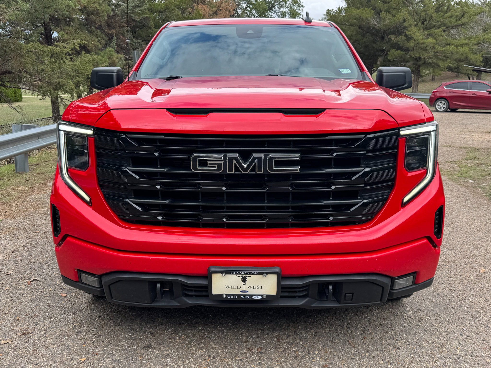 Used 2024 GMC Sierra 1500 Elevation AWD/4WD image 2