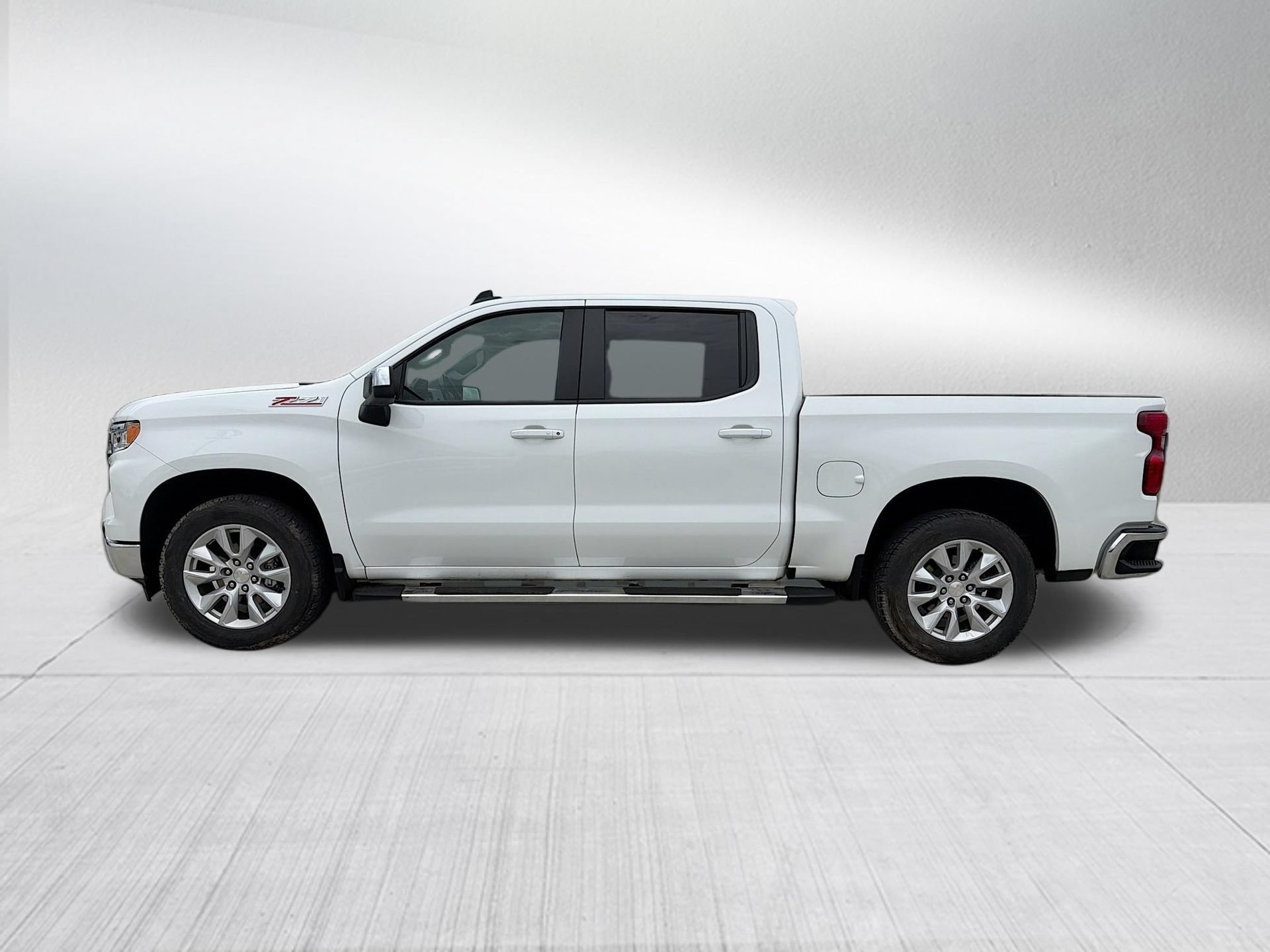Used 2025 Chevrolet Silverado 1500 LT AWD/4WD image 11