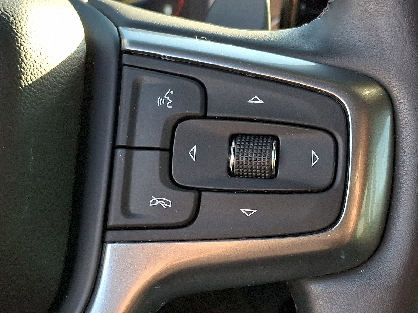 Used 2023 Chevrolet Silverado 1500 LTZ w/ Z71 Off-Road Package image 20