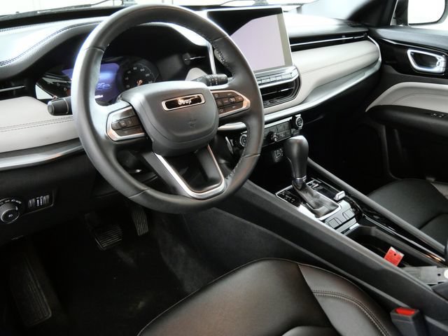 Used 2024 Jeep Compass Limited AWD/4WD image 4