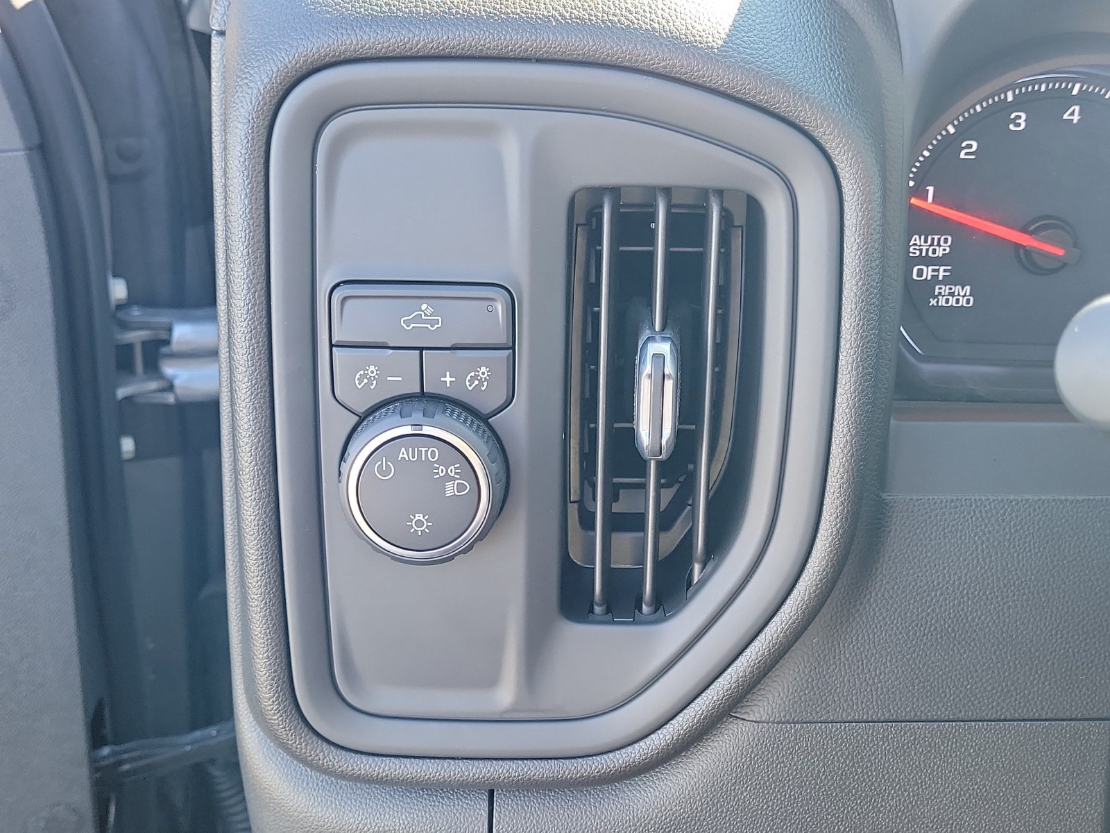 Used 2022 Chevrolet Silverado 1500 Custom RWD image 24
