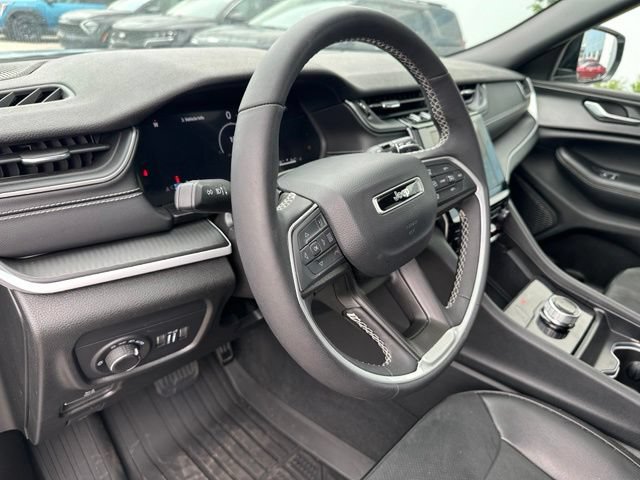 Used 2025 Jeep Grand Cherokee L Altitude AWD/4WD image 21