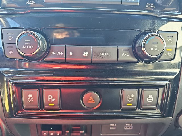 Used 2023 Nissan Titan PRO-4X w/ Pro-4x Convenience Package AWD/4WD image 24