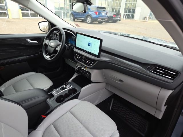 Certified 2025 Ford Escape Platinum image 32