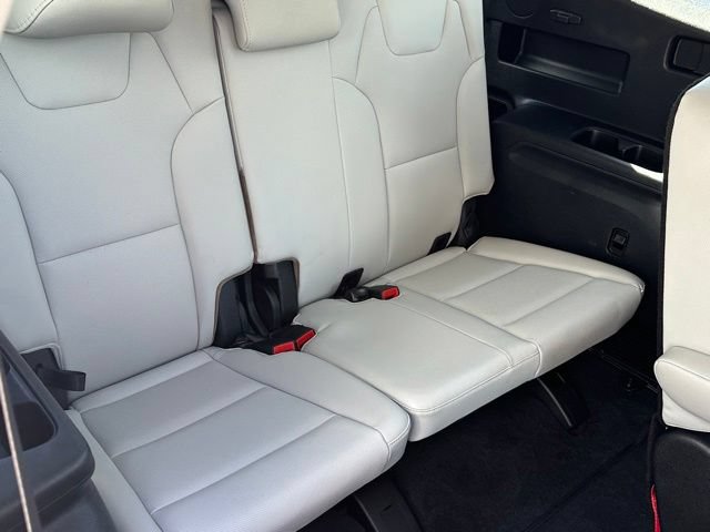 Used 2024 Kia Telluride EX w/ EX Captain's Chair Package AWD/4WD image 11