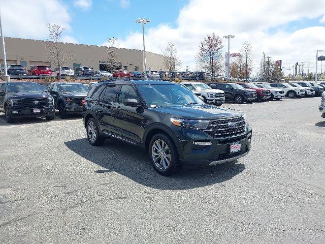 Certified 2022 Ford Explorer XLT w/ Equipment Group 202A AWD/4WD image 1