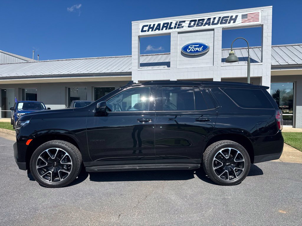 Used 2022 Chevrolet Tahoe RST w/ Luxury Package AWD/4WD image 2