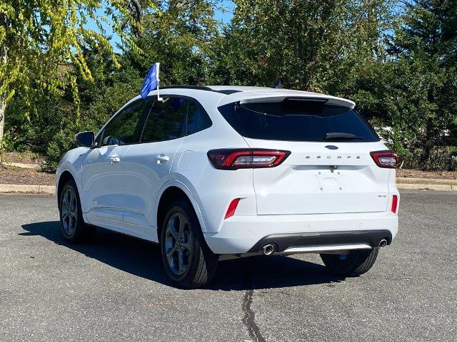 Certified 2023 Ford Escape ST-Line Select w/ Tech Pack #2 image 6