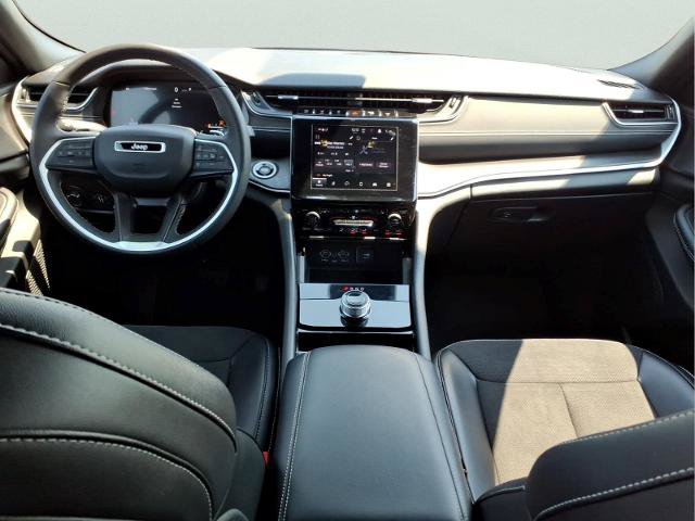 Used 2023 Jeep Grand Cherokee L Laredo AWD/4WD image 11