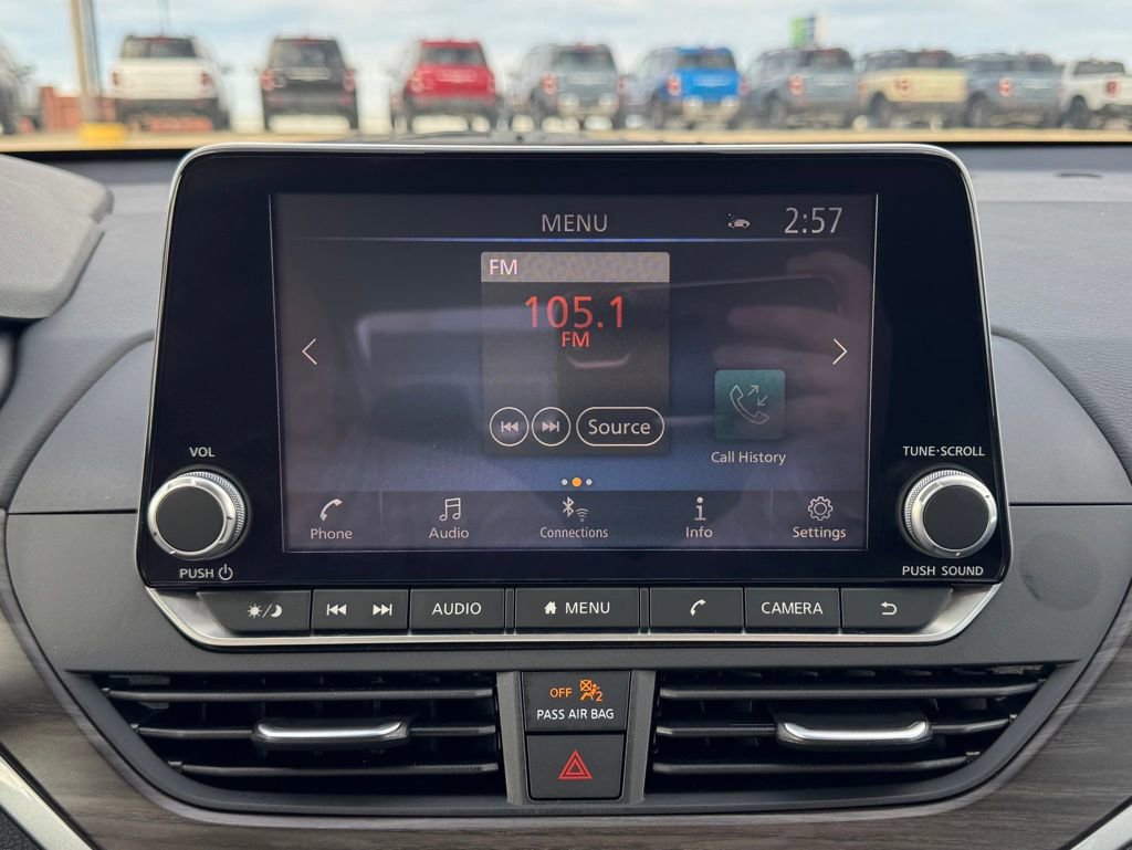 Used 2025 Nissan Altima 2.5 SV image 19