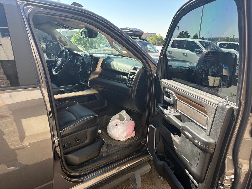 Used 2024 RAM 3500 Laramie w/ Towing Technology Group AWD/4WD image 28
