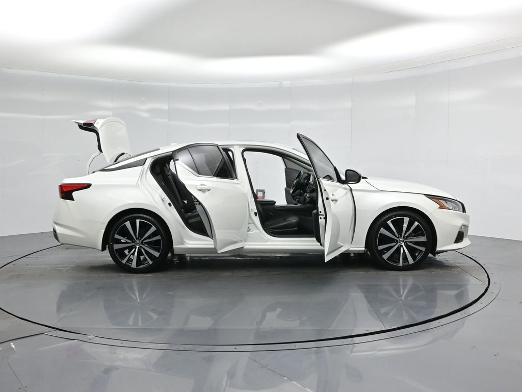 Used 2022 Nissan Altima 2.0 SR image 5