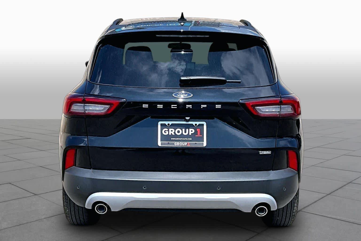 Certified 2025 Ford Escape SE FWD image 9