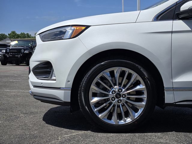 Certified 2022 Ford Edge Titanium w/ Equipment Group 301A AWD/4WD image 9