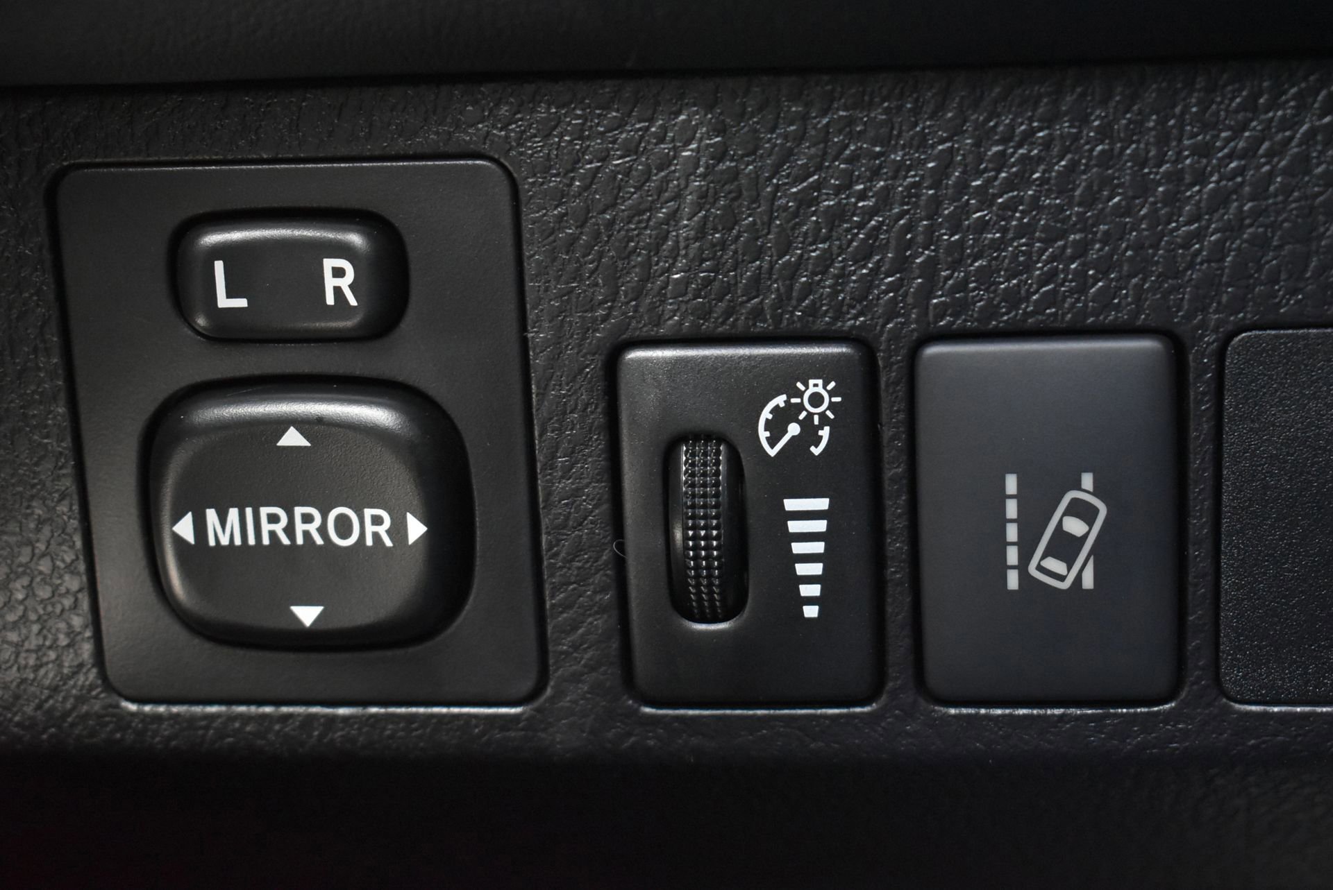 Used 2018 Toyota RAV4 XLE w/ Plus Extra Value Package AWD/4WD image 19