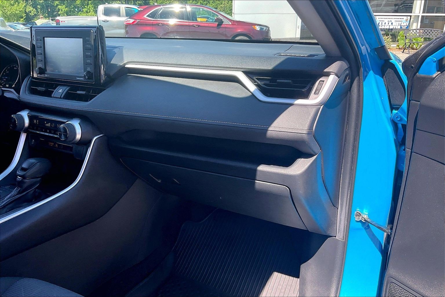 Used 2020 Toyota RAV4 XLE w/ All Weather Liner Package AWD/4WD image 15