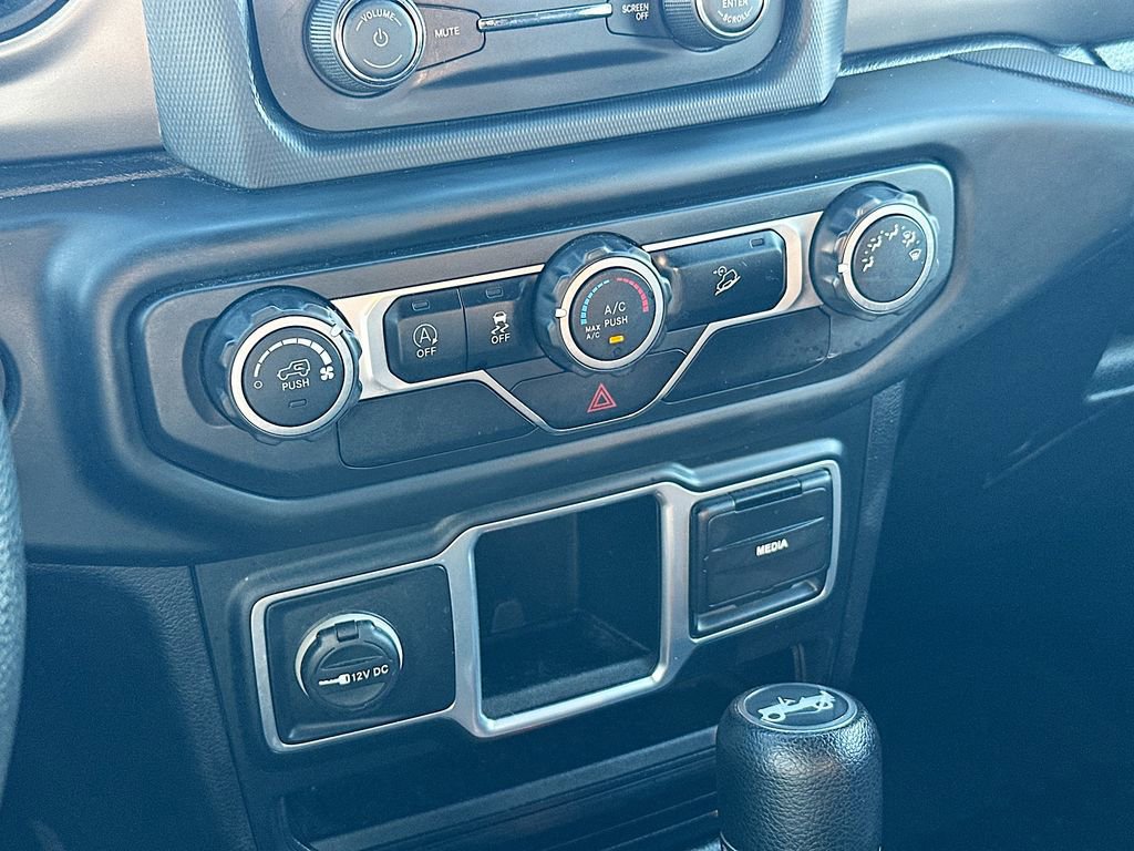 Used 2018 Jeep Wrangler Unlimited Sport image 15