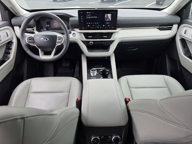 Certified 2025 Ford Explorer Active w/ Active Comfort Package RWD image 8