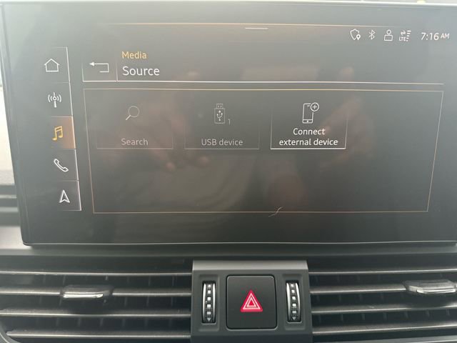 Used 2023 Audi Q5 2.0T Premium w/ Convenience Package image 17