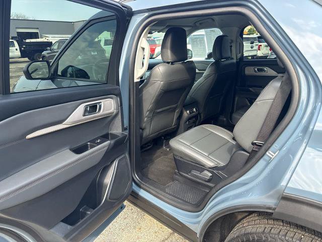 Certified 2025 Ford Explorer Active w/ Active Comfort Package AWD/4WD image 7