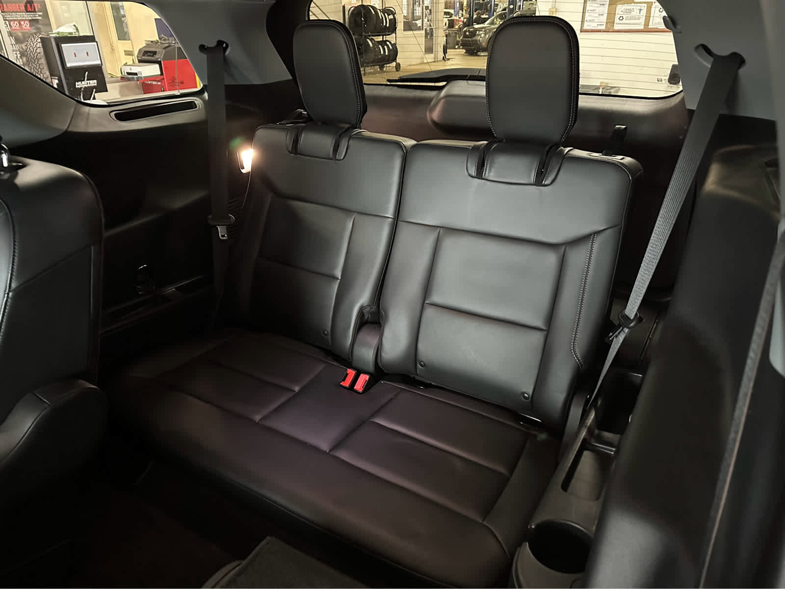 Certified 2022 Ford Explorer XLT w/ Equipment Group 202A image 34