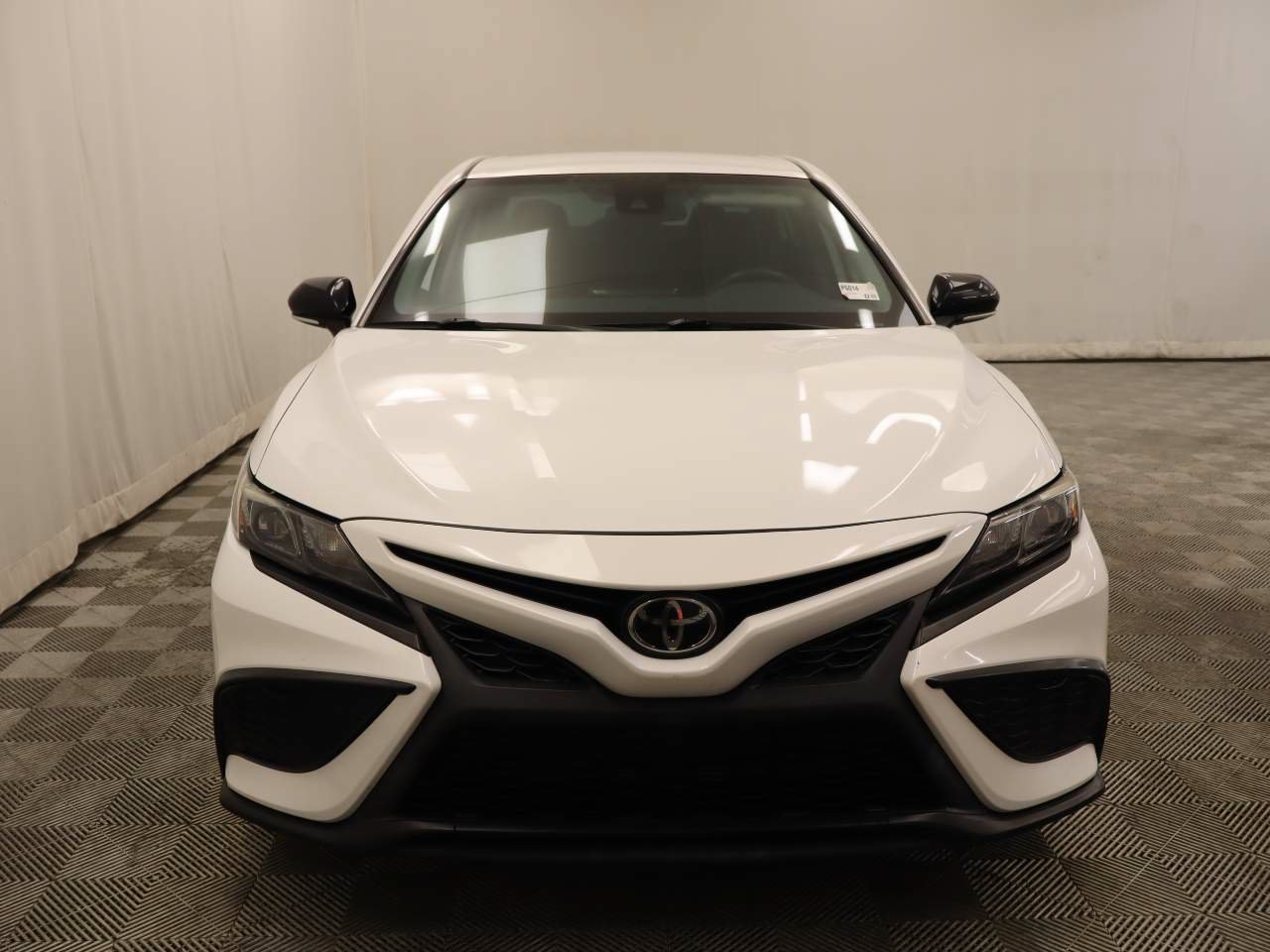 Used 2022 Toyota Camry SE FWD image 4
