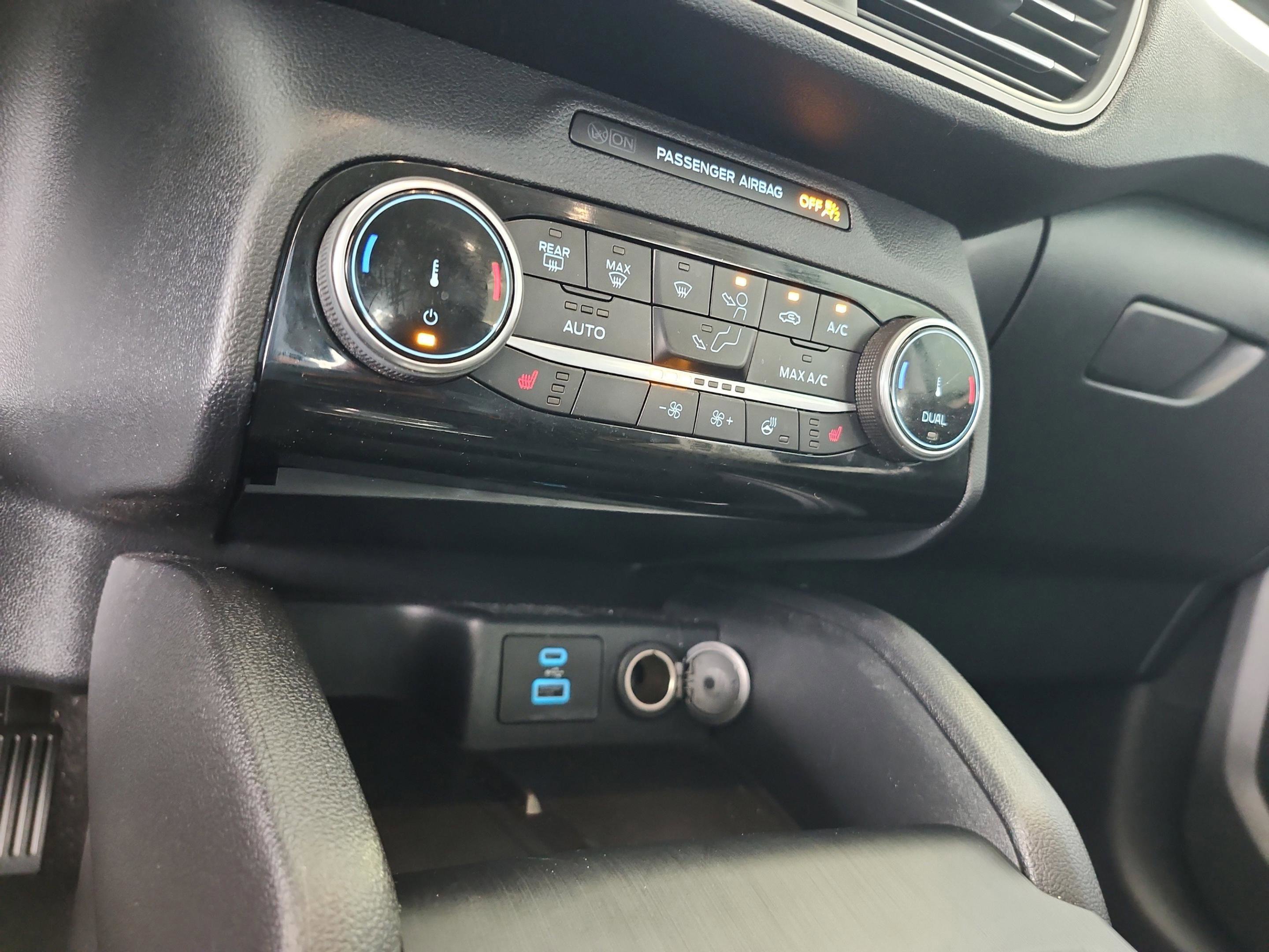 Certified 2022 Ford Escape SEL w/ Technology Package FWD image 28