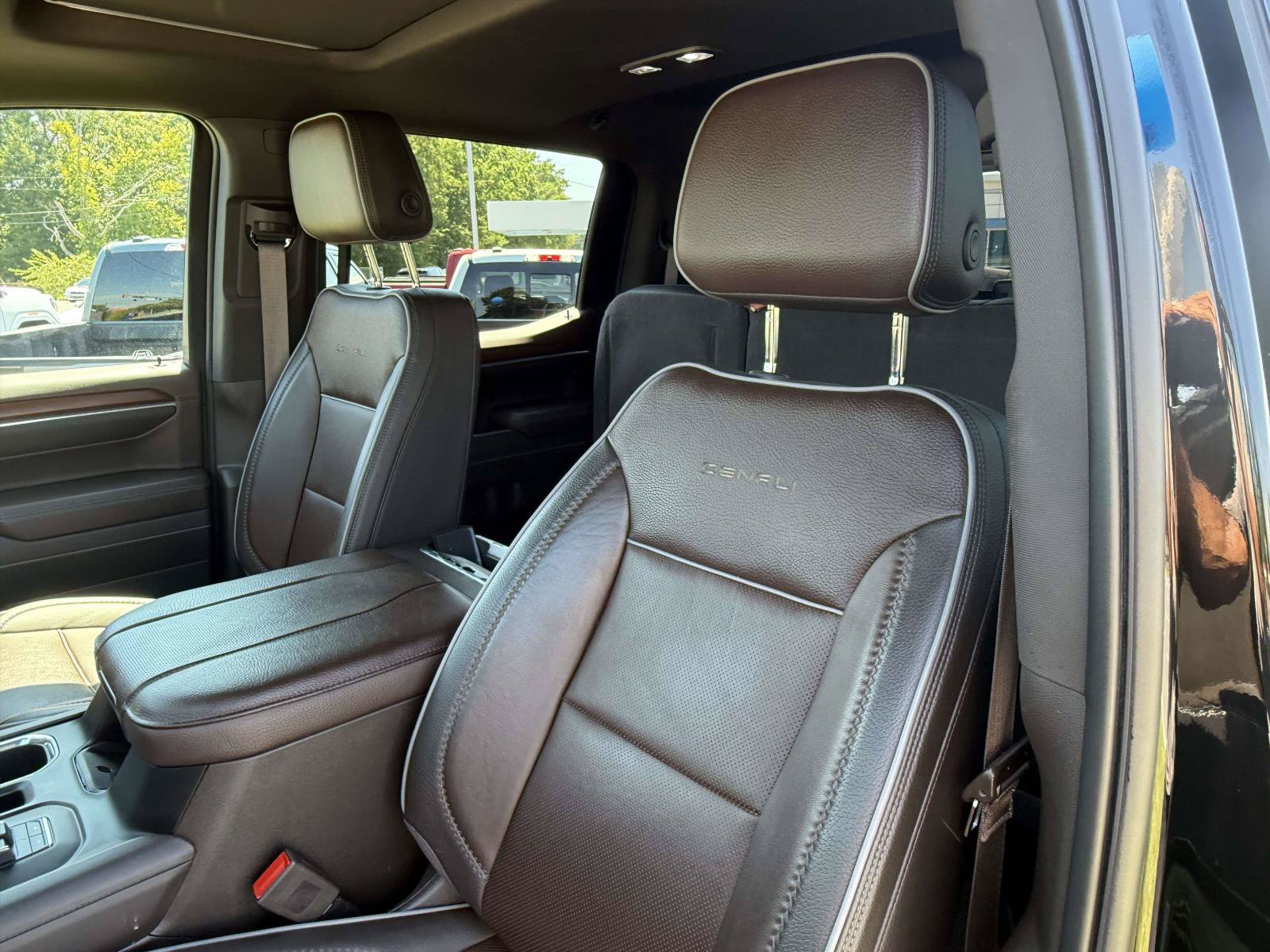 Used 2023 GMC Sierra 1500 Denali w/ Denali Reserve Package AWD/4WD image 22