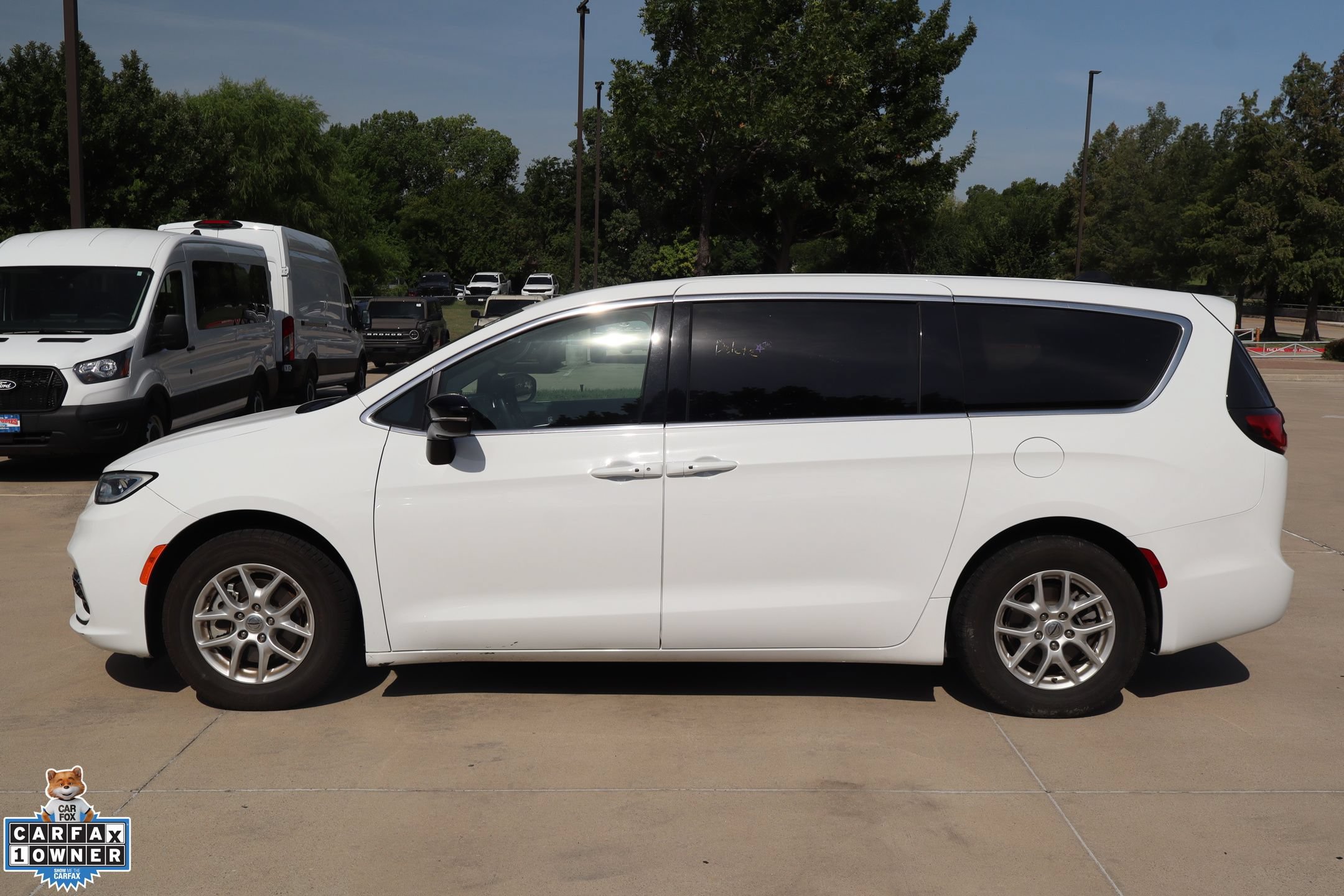 Used 2025 Chrysler Pacifica Select FWD image 7