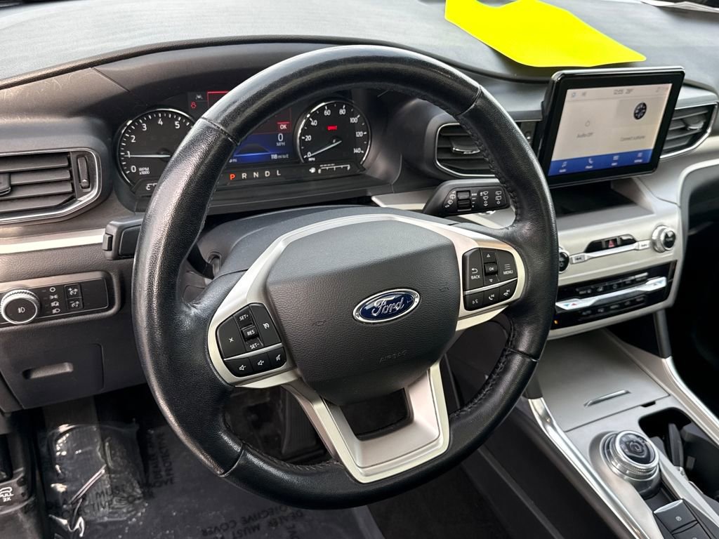 Certified 2022 Ford Explorer XLT w/ Equipment Group 202A image 17