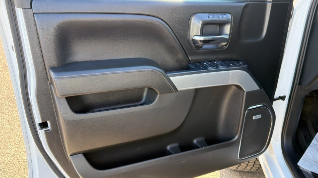 Used 2018 Chevrolet Silverado 1500 LTZ Z71 w/ LTZ Plus Package AWD/4WD image 19