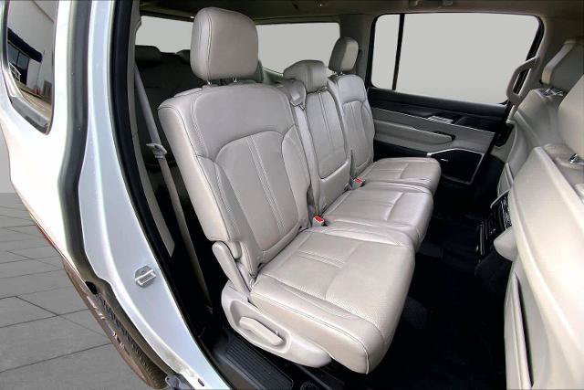 Used 2024 Jeep Wagoneer Series II w/ Flexible Seating Group AWD/4WD image 19
