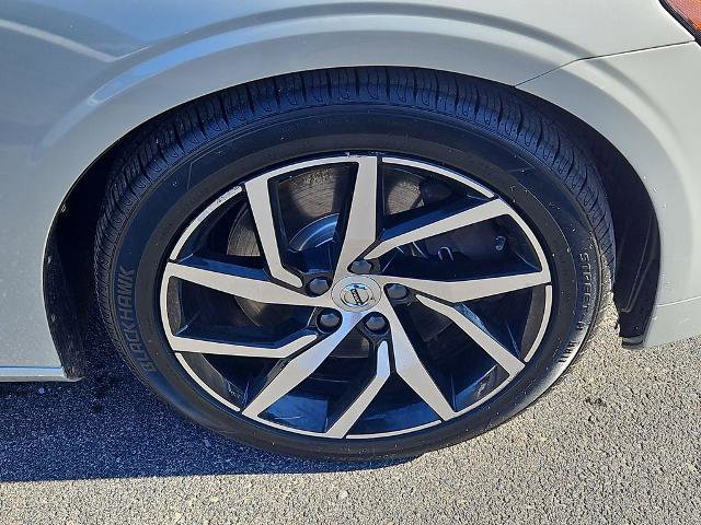 Used 2019 Volvo S60 T6 Momentum w/ Multimedia Package image 8