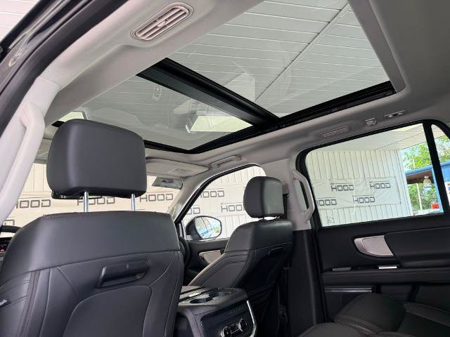Certified 2025 Ford Expedition Active AWD/4WD image 11