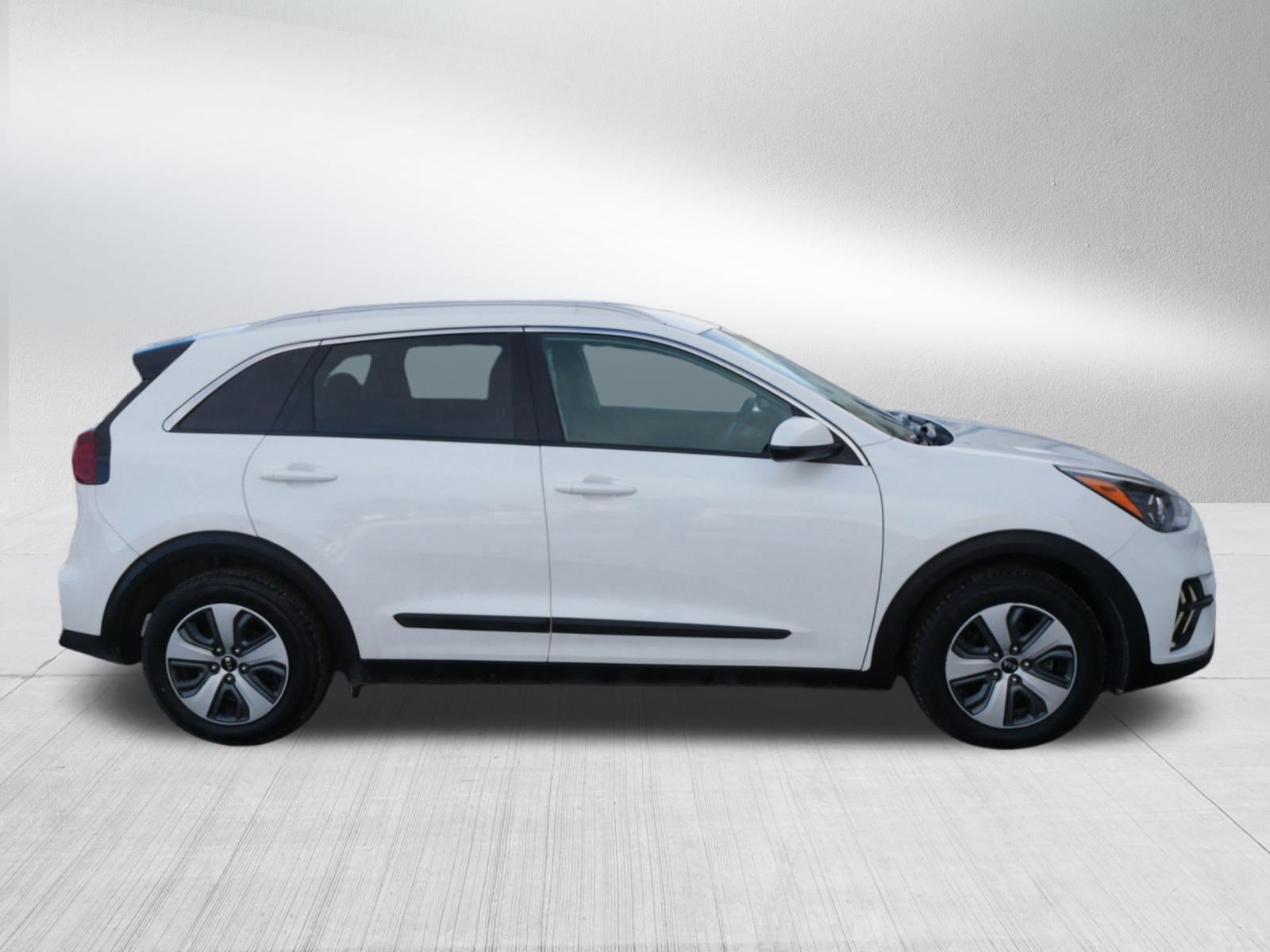 Used 2021 Kia Niro LX image 6