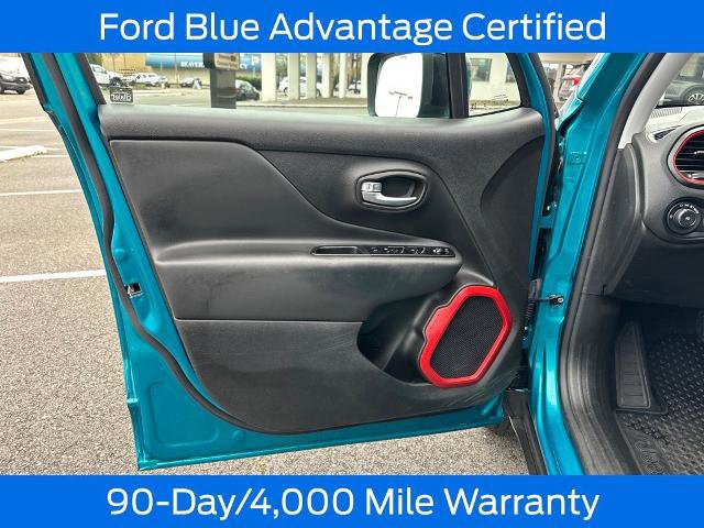 Used 2022 Jeep Renegade Trailhawk w/ Trailer Tow Group image 12