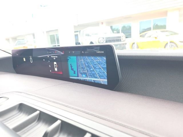 Certified 2025 Ford Expedition Max Platinum w/ Platinum Ultimate Package AWD/4WD image 9