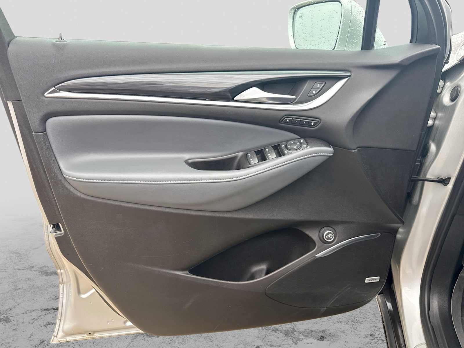 Used 2020 Buick Enclave Premium w/ Sun and Sites Package FWD image 30